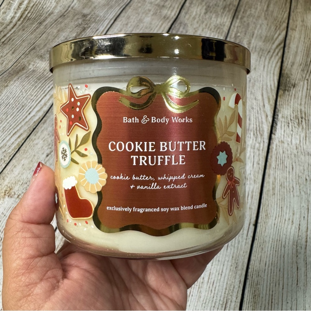NWT Bath & Body Works Cookie Butter Truffle 3 Wick Candle BBW